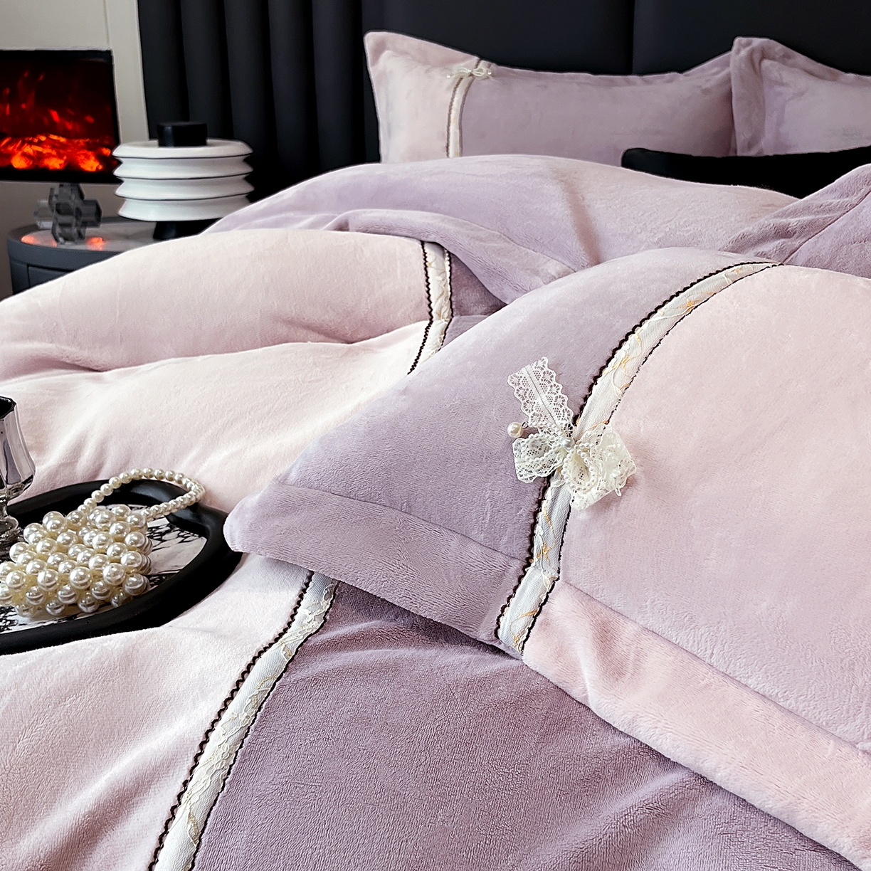 91家纺网 家纺一手货源 找家纺 馨梦缘 2025新款全消光暖阳绒四件套 珍爱款-浪漫紫+浅粉