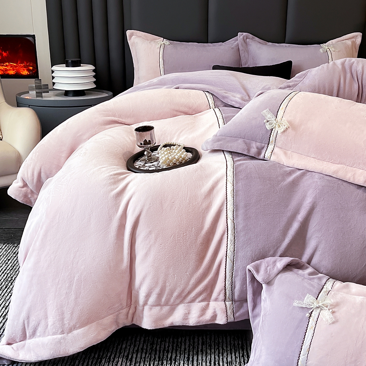 91家纺网 家纺一手货源 找家纺 馨梦缘 2025新款全消光暖阳绒四件套 珍爱款-浪漫紫+浅粉