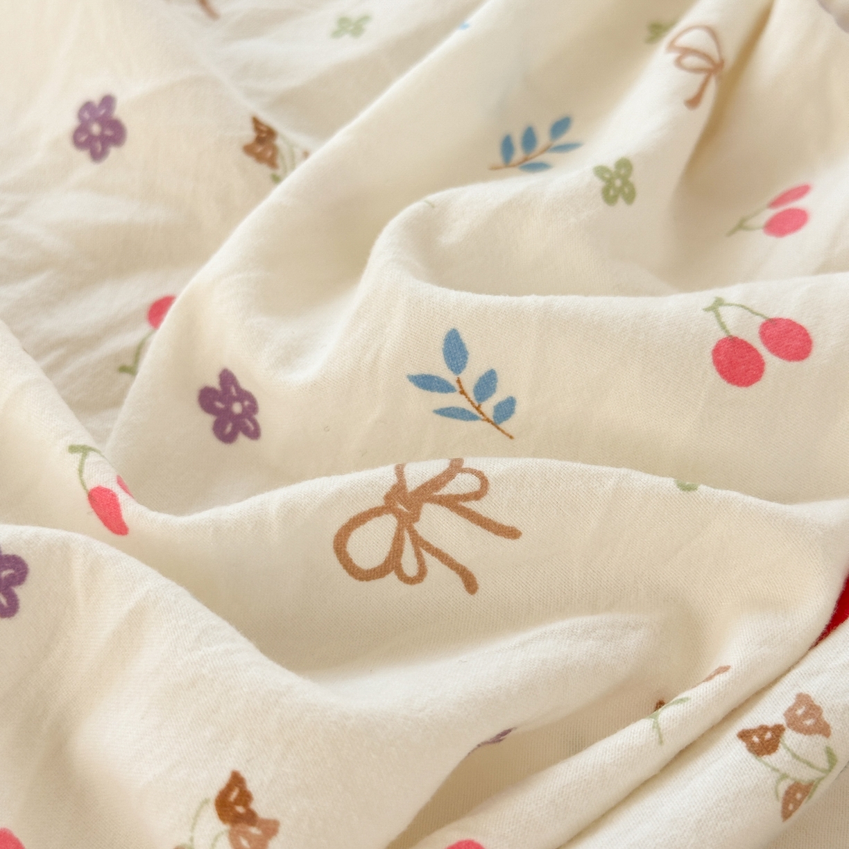 91家纺网 家纺一手货源 找家纺 一霖家纺 2025新款云朵棉小清新印花床笠系列 单床笠-许愿KT