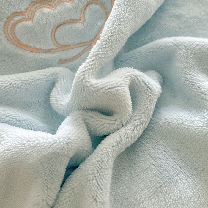 91家纺网 家纺一手货源 找家纺 美洲琳 2025新款高克重全消光贴布绣花牛奶绒四件套 蝴蝶-雾蓝