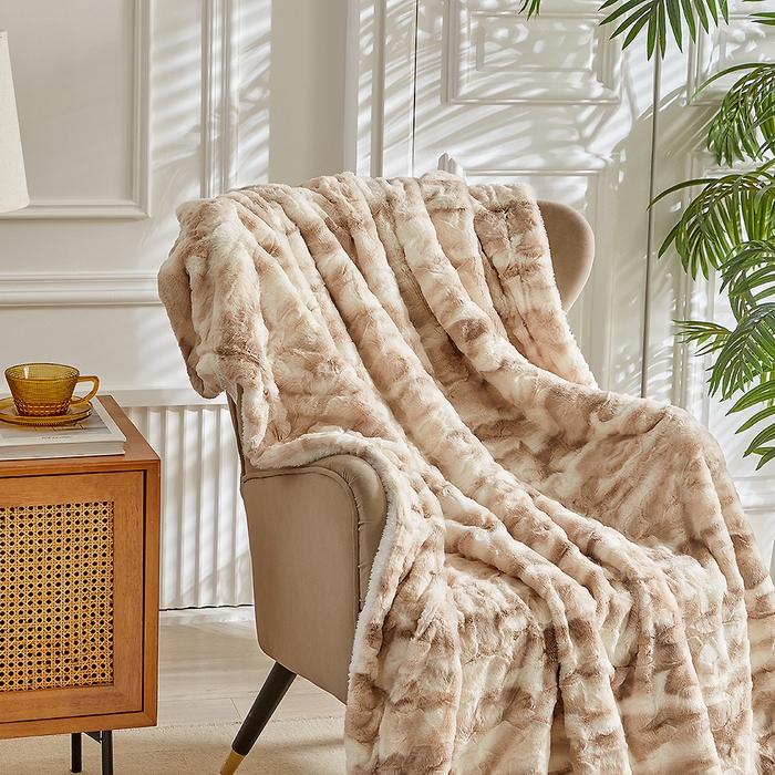 91家纺网 家纺一手货源 找家纺 缘生活 2025新款消光印花毛毯 四季通用盖毯多功能毛毯家居备用毯简单大气 消光印花毛毯-卡其