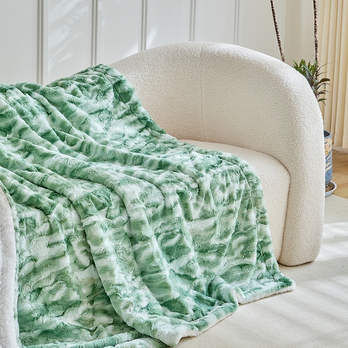 91家纺网 家纺一手货源 找家纺 缘生活 2025新款消光印花毛毯 四季通用盖毯多功能毛毯家居备用毯简单大气 消光印花毛毯-绿色