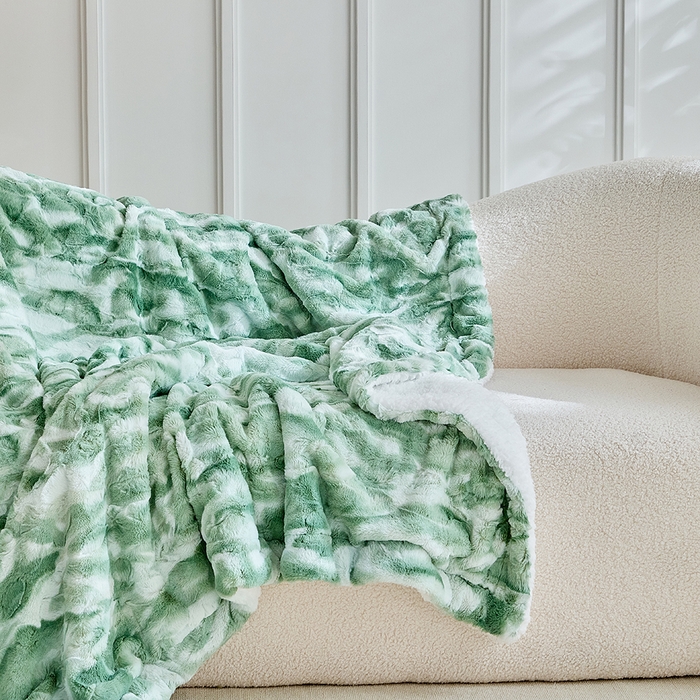 91家纺网 家纺一手货源 找家纺 缘生活 2025新款消光印花毛毯 四季通用盖毯多功能毛毯家居备用毯简单大气 消光印花毛毯-绿色