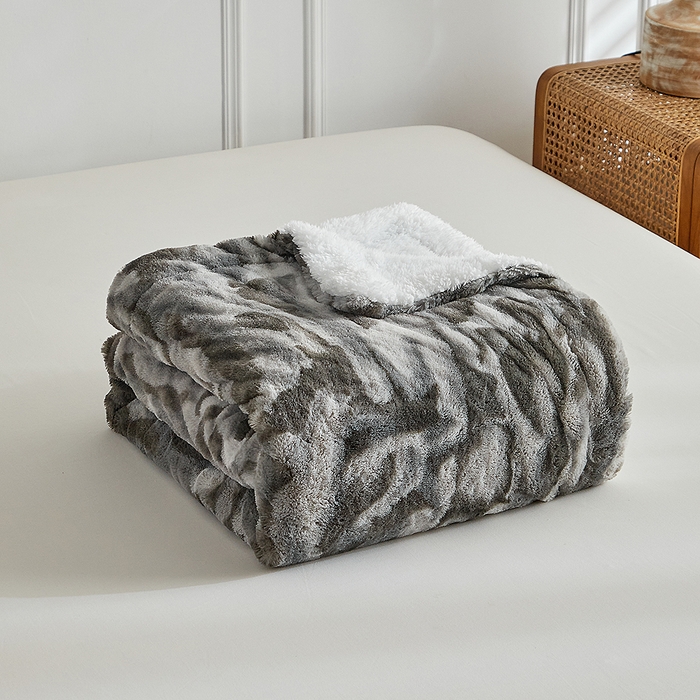 91家纺网 家纺一手货源 找家纺 缘生活 2025新款消光印花毛毯 四季通用盖毯多功能毛毯家居备用毯简单大气 消光印花毛毯-灰色