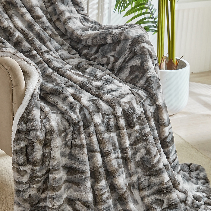 91家纺网 家纺一手货源 找家纺 缘生活 2025新款消光印花毛毯 四季通用盖毯多功能毛毯家居备用毯简单大气 消光印花毛毯-灰色