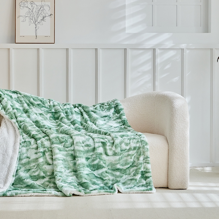 91家纺网 家纺一手货源 找家纺 缘生活 2025新款消光印花毛毯 四季通用盖毯多功能毛毯家居备用毯简单大气 消光印花毛毯-绿色