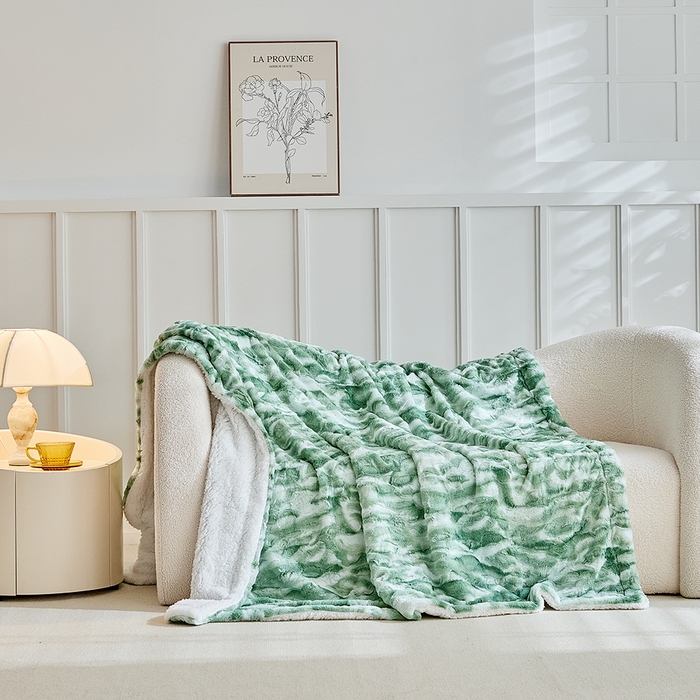 91家纺网 家纺一手货源 找家纺 缘生活 2025新款消光印花毛毯 四季通用盖毯多功能毛毯家居备用毯简单大气 消光印花毛毯-绿色