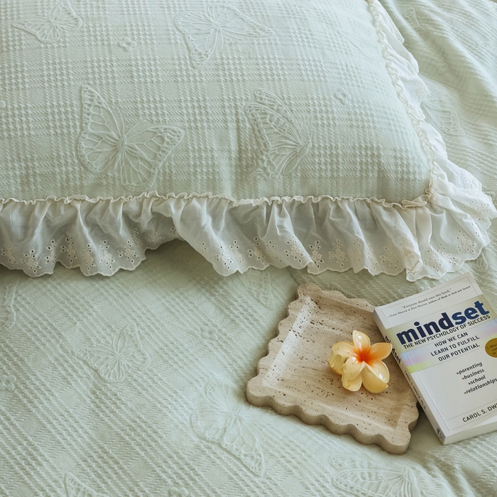 91家纺网 家纺一手货源 找家纺 万盛家纺 2025新款韩版牛奶绒花边四件套-翩翩蝴蝶 翩翩蝴蝶 绿色