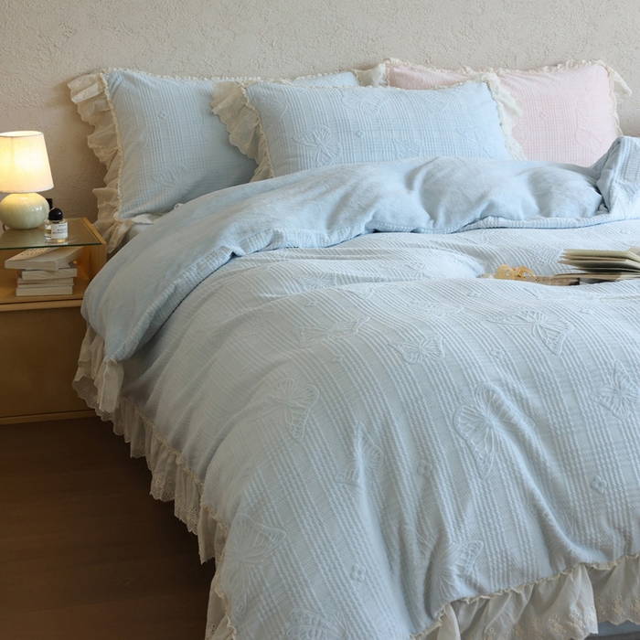 91家纺网 家纺一手货源 找家纺 万盛家纺 2025新款韩版牛奶绒花边四件套-翩翩蝴蝶 翩翩蝴蝶 蓝色