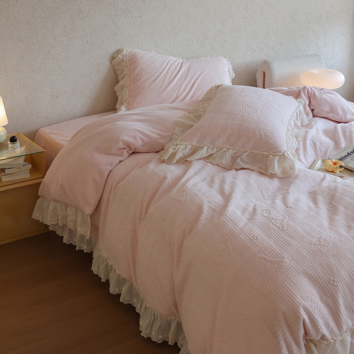 91家纺网 家纺一手货源 找家纺 （总）万盛家纺 2025新款韩版牛奶绒花边四件套-翩翩蝴蝶