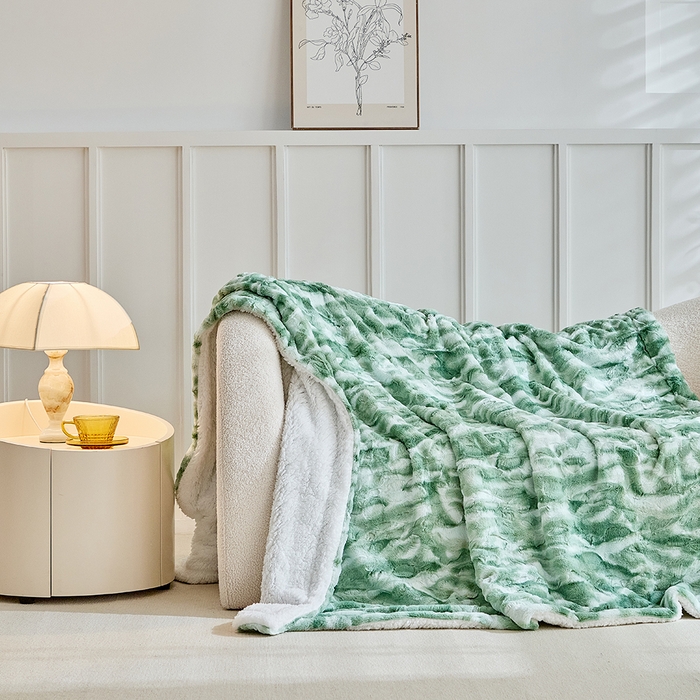 91家纺网 家纺一手货源 找家纺 缘生活 2025新款消光印花毛毯 四季通用盖毯多功能毛毯家居备用毯简单大气 消光印花毛毯-绿色