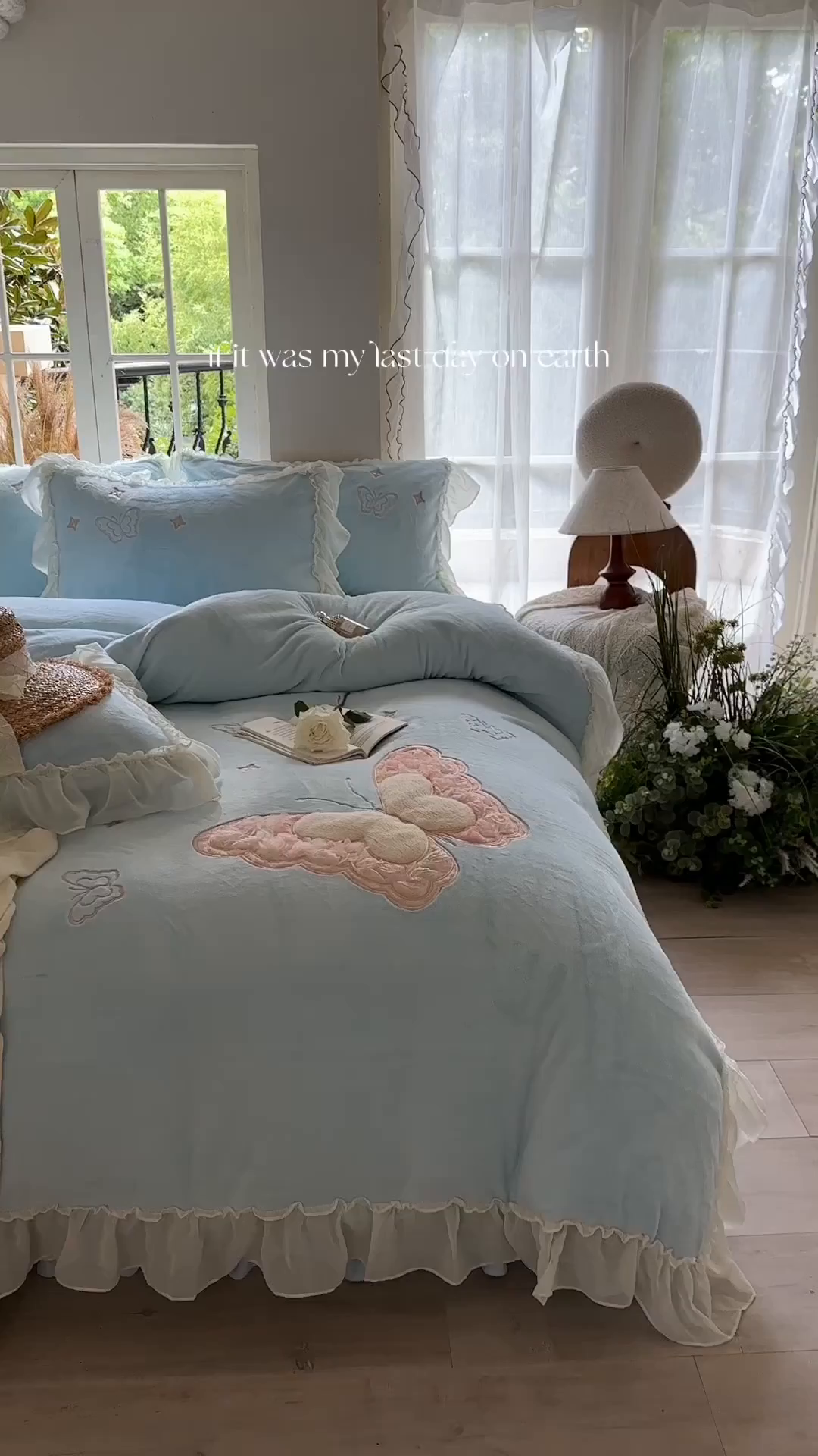 91家纺网 家纺一手货源 找家纺 美洲琳 2025新款高克重全消光贴布绣花牛奶绒四件套 蝴蝶-雾蓝