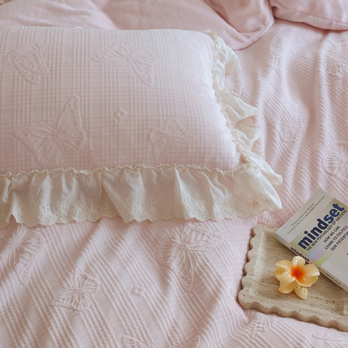 91家纺网 家纺一手货源 找家纺 万盛家纺 2025新款韩版牛奶绒花边四件套-翩翩蝴蝶 翩翩蝴蝶 粉色