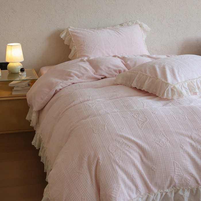 91家纺网 家纺一手货源 找家纺 万盛家纺 2025新款韩版牛奶绒花边四件套-翩翩蝴蝶 翩翩蝴蝶 粉色