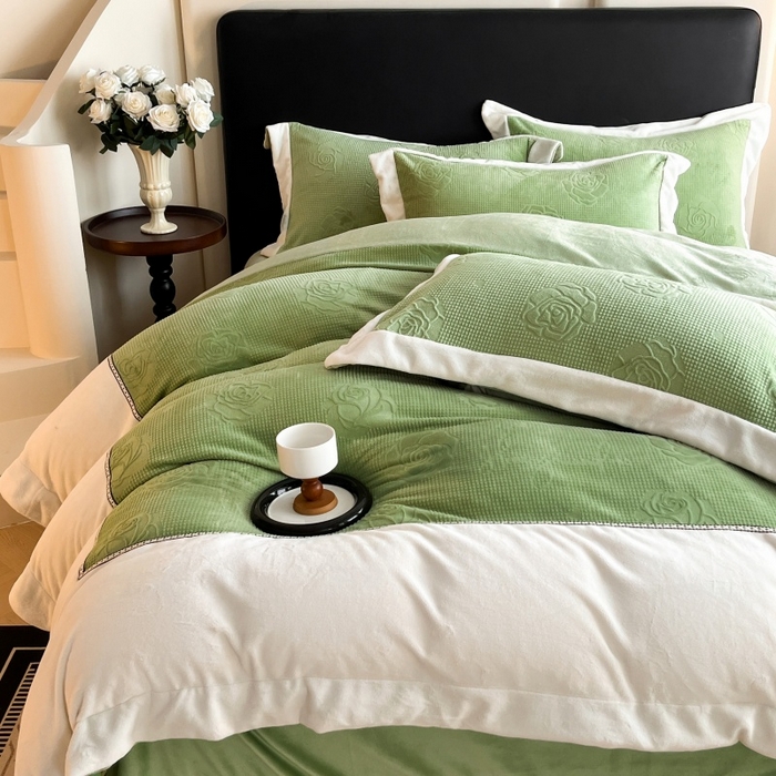 91家纺网 家纺一手货源 找家纺 馨梦缘 2025新款高克重雕花牛奶绒四件套 玫瑰-绿