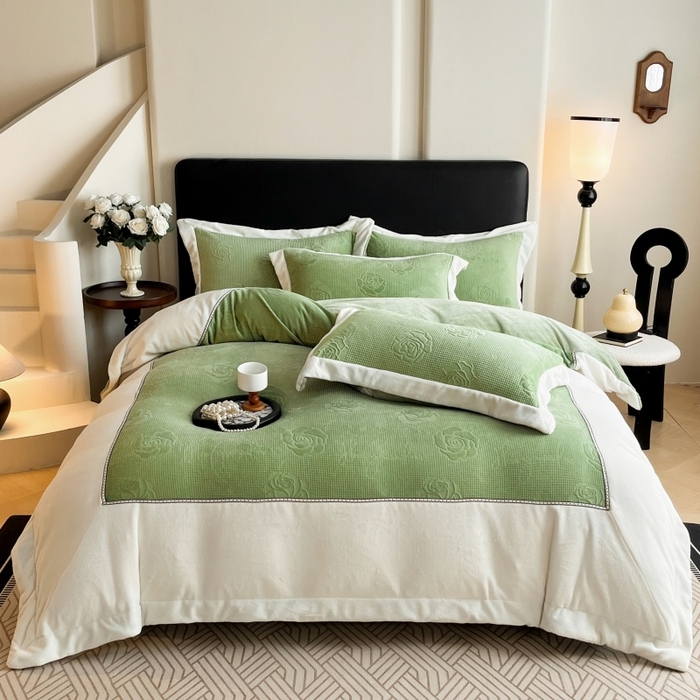 91家纺网 家纺一手货源 找家纺 馨梦缘 2025新款高克重雕花牛奶绒四件套 玫瑰-绿