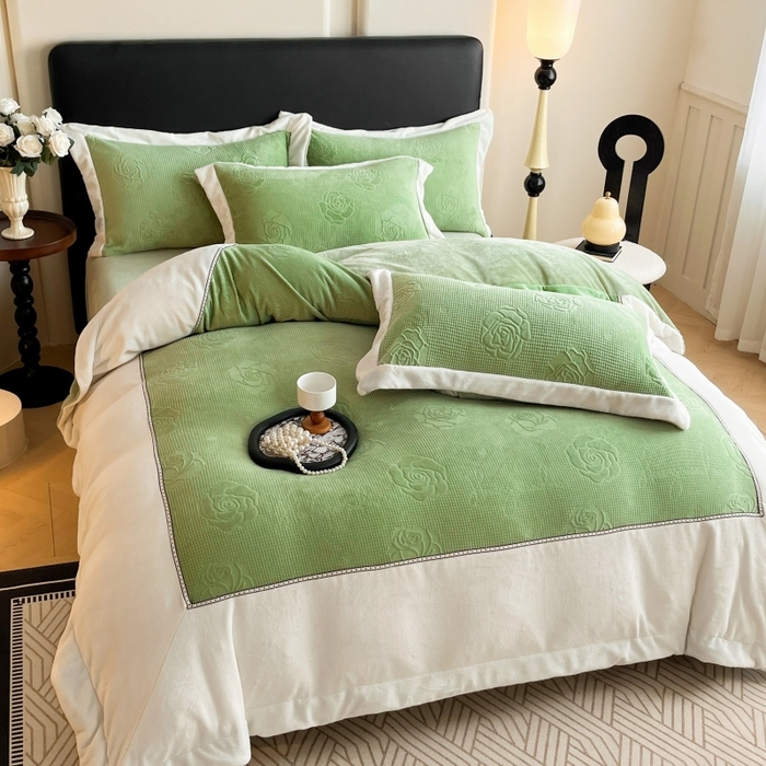 91家纺网 家纺一手货源 找家纺 馨梦缘 2025新款高克重雕花牛奶绒四件套 玫瑰-绿