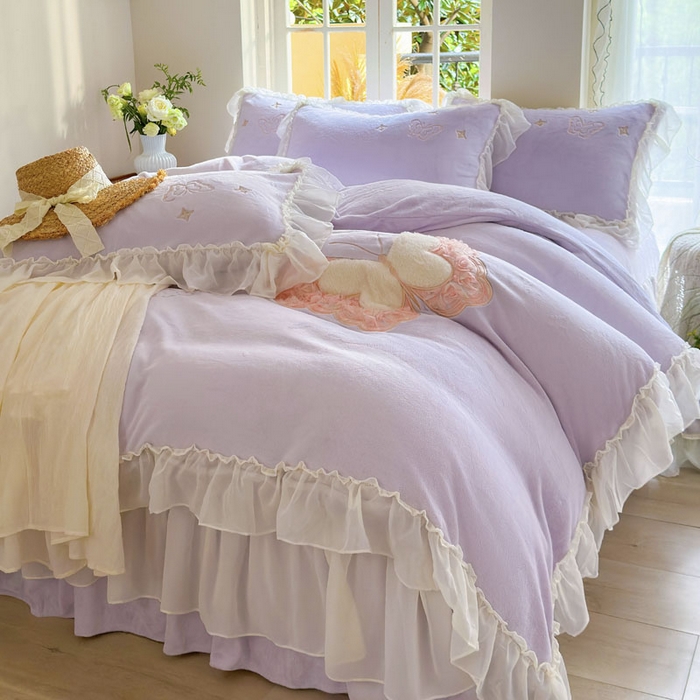 91家纺网 家纺一手货源 找家纺 美洲琳 2025新款高克重全消光贴布绣花牛奶绒四件套 蝴蝶-芋紫