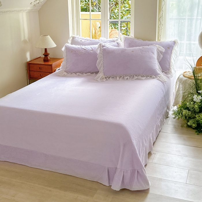 91家纺网 家纺一手货源 找家纺 美洲琳 2025新款高克重全消光贴布绣花牛奶绒四件套 蝴蝶-芋紫