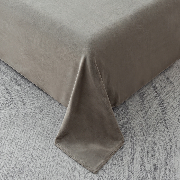 91家纺网 家纺一手货源 找家纺 炫拼家纺 2025新款小熊猫刺绣款高克重牛奶绒四件套 小熊猫-摩登灰