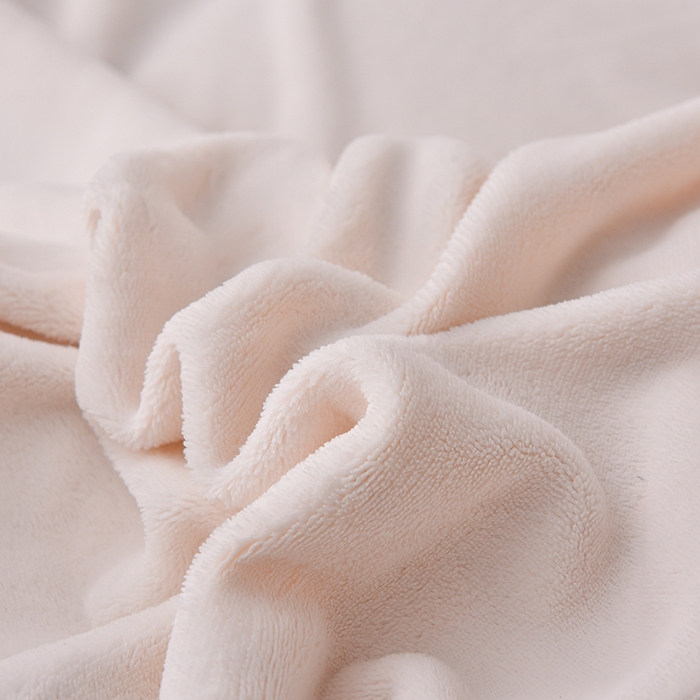 91家纺网 家纺一手货源 找家纺 炫拼家纺 2025新款小熊猫刺绣款高克重牛奶绒四件套 小熊猫-珍珠白