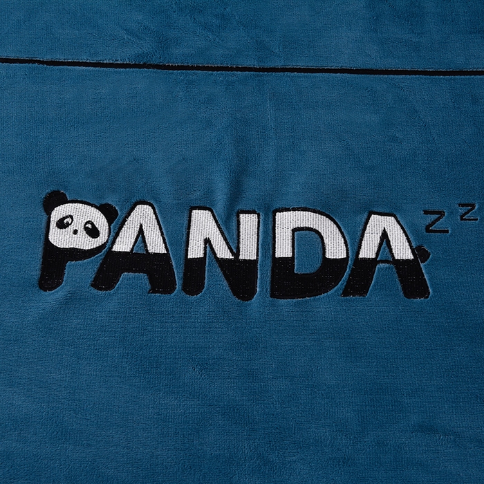 91家纺网 家纺一手货源 找家纺 炫拼家纺 2025新款小熊猫刺绣款高克重牛奶绒四件套 小熊猫-宾利蓝