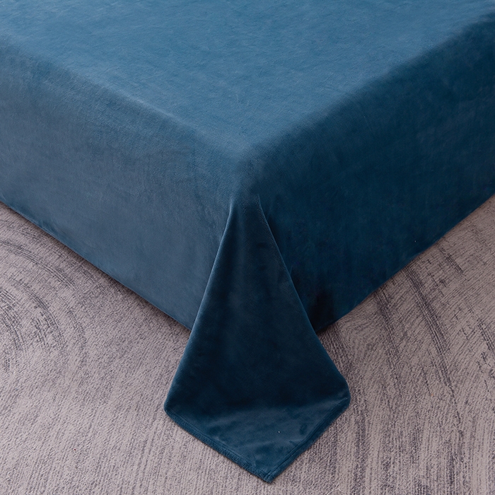 91家纺网 家纺一手货源 找家纺 炫拼家纺 2025新款小熊猫刺绣款高克重牛奶绒四件套 小熊猫-宾利蓝