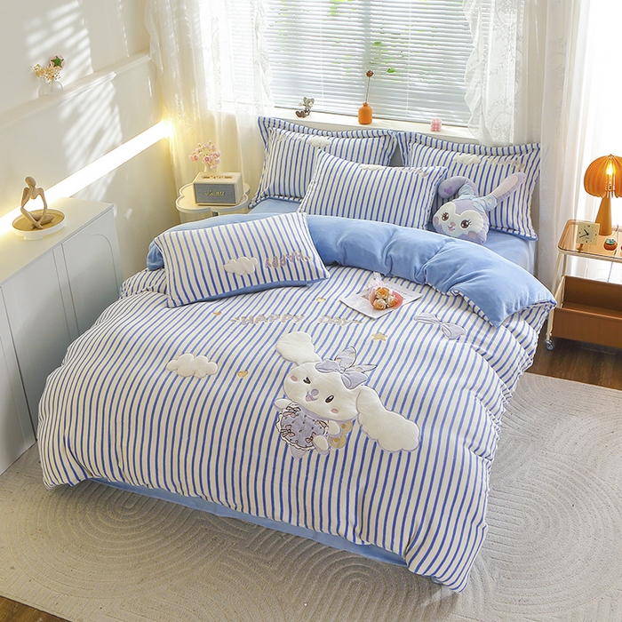 91家纺网 家纺一手货源 找家纺 美洲琳 2025新款卡通牛奶绒高克重四件套 戈薇狗-蓝