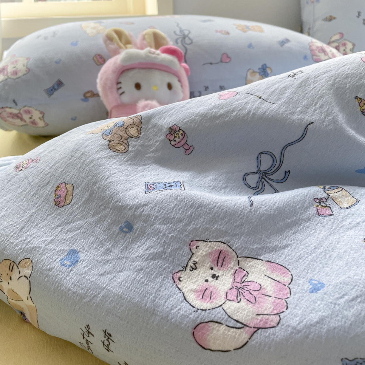 91家纺网 家纺一手货源 找家纺 铺尚美家纺 2025新款云感提花双层纱系列 小猫时光-蓝