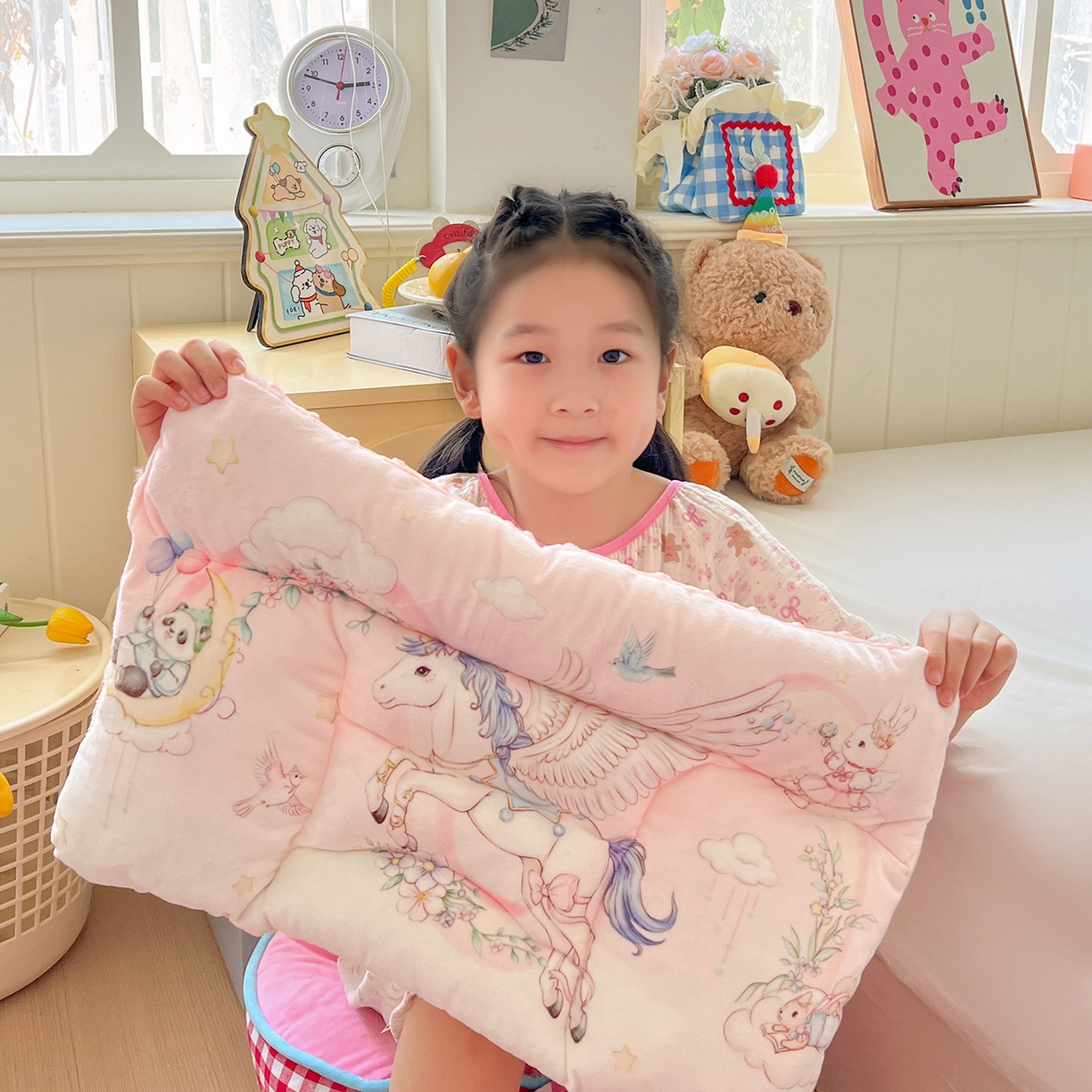 91家纺网 家纺一手货源 找家纺 沁童儿童用品店 2025新款小环抱MAX防踢被儿童被被子被芯 独角兽天马