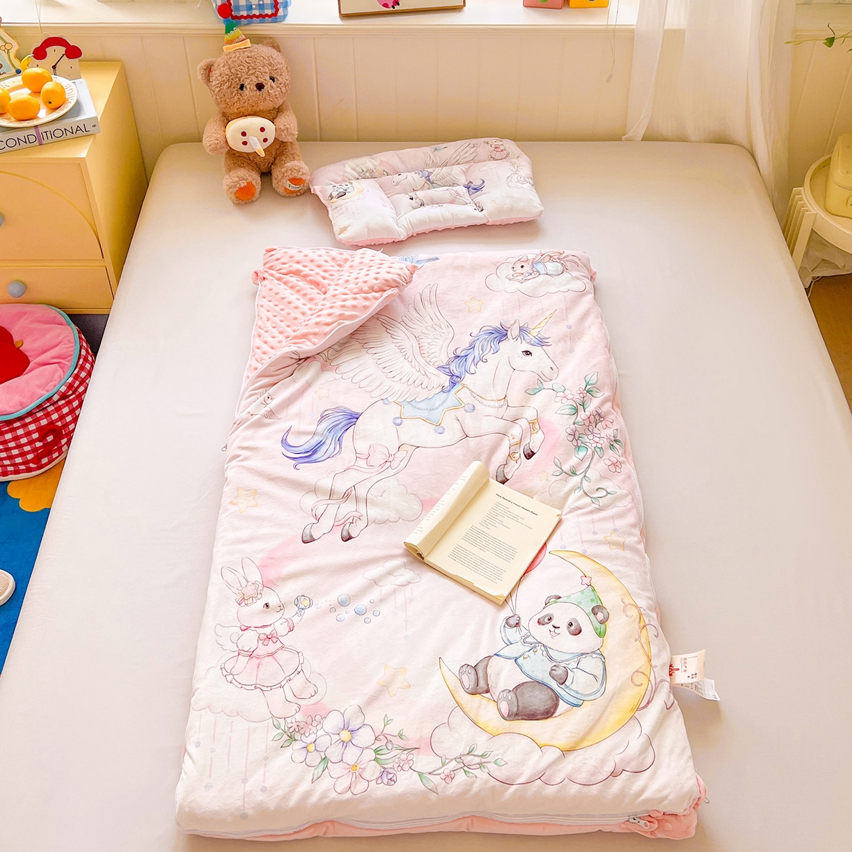 91家纺网 家纺一手货源 找家纺 沁童儿童用品店 2025新款小环抱MAX防踢被儿童被被子被芯 独角兽天马