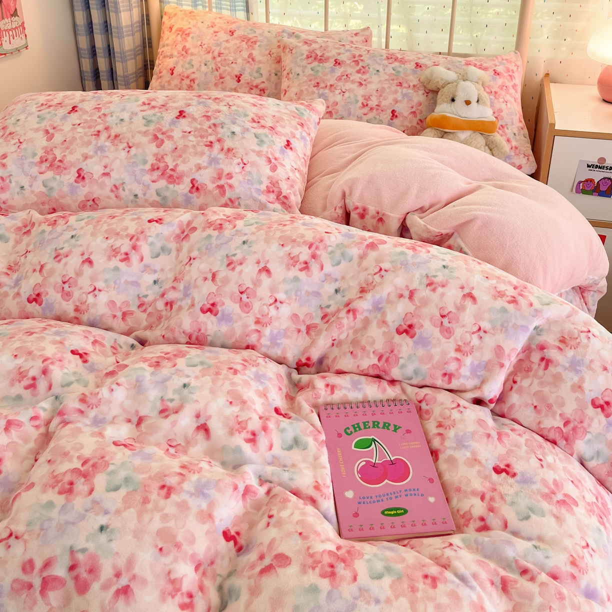 91家纺网 家纺一手货源 找家纺 贝扬思家纺 2025新款软fufu加厚保暖可爱系牛奶绒宿舍床套件系列（小红书推荐）（提供买家秀） 玫瑰粉黛