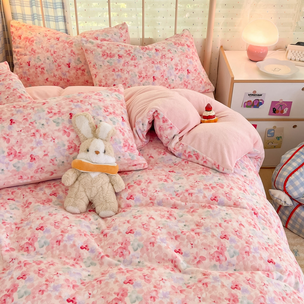 91家纺网 家纺一手货源 找家纺 贝扬思家纺 2025新款软fufu加厚保暖可爱系牛奶绒宿舍床套件系列（小红书推荐）（提供买家秀） 玫瑰粉黛