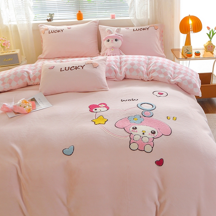 91家纺网 家纺一手货源 找家纺 美洲琳 2025新款卡通牛奶绒高克重四件套 可爱多-粉