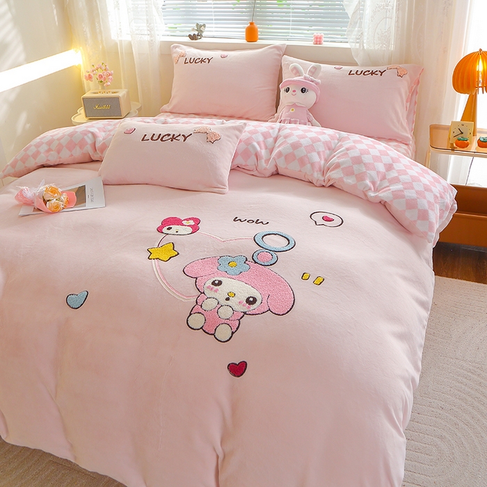 91家纺网 家纺一手货源 找家纺 美洲琳 2025新款卡通牛奶绒高克重四件套 可爱多-粉