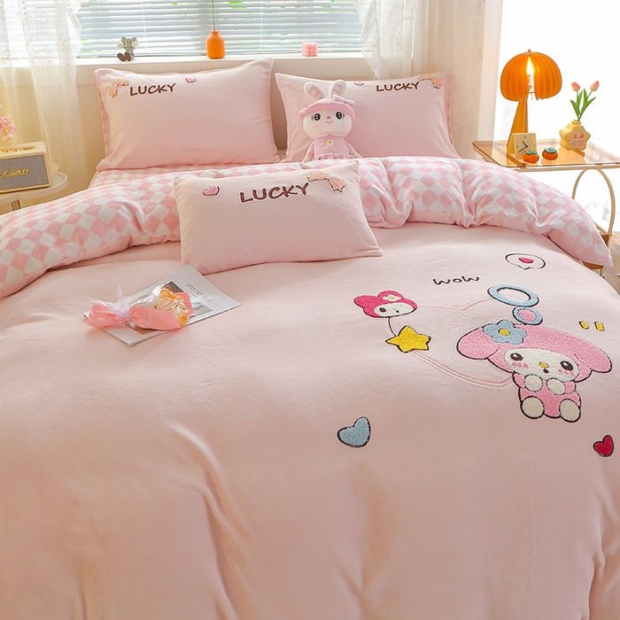 91家纺网 家纺一手货源 找家纺 美洲琳 2025新款卡通牛奶绒高克重四件套 可爱多-粉