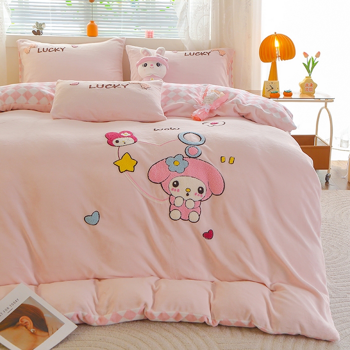 91家纺网 家纺一手货源 找家纺 美洲琳 2025新款卡通牛奶绒高克重四件套 可爱多-粉