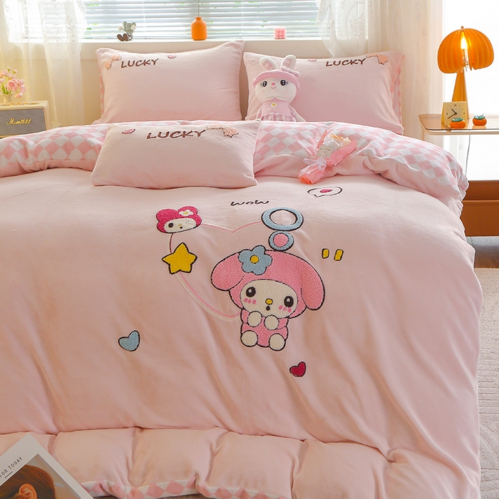 91家纺网 家纺一手货源 找家纺 美洲琳 2025新款卡通牛奶绒高克重四件套 可爱多-粉