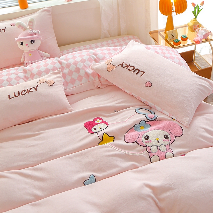91家纺网 家纺一手货源 找家纺 美洲琳 2025新款卡通牛奶绒高克重四件套 可爱多-粉