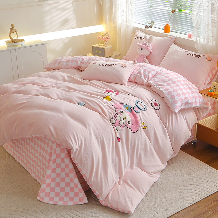 91家纺网 家纺一手货源 找家纺 美洲琳 2025新款卡通牛奶绒高克重四件套 可爱多-粉