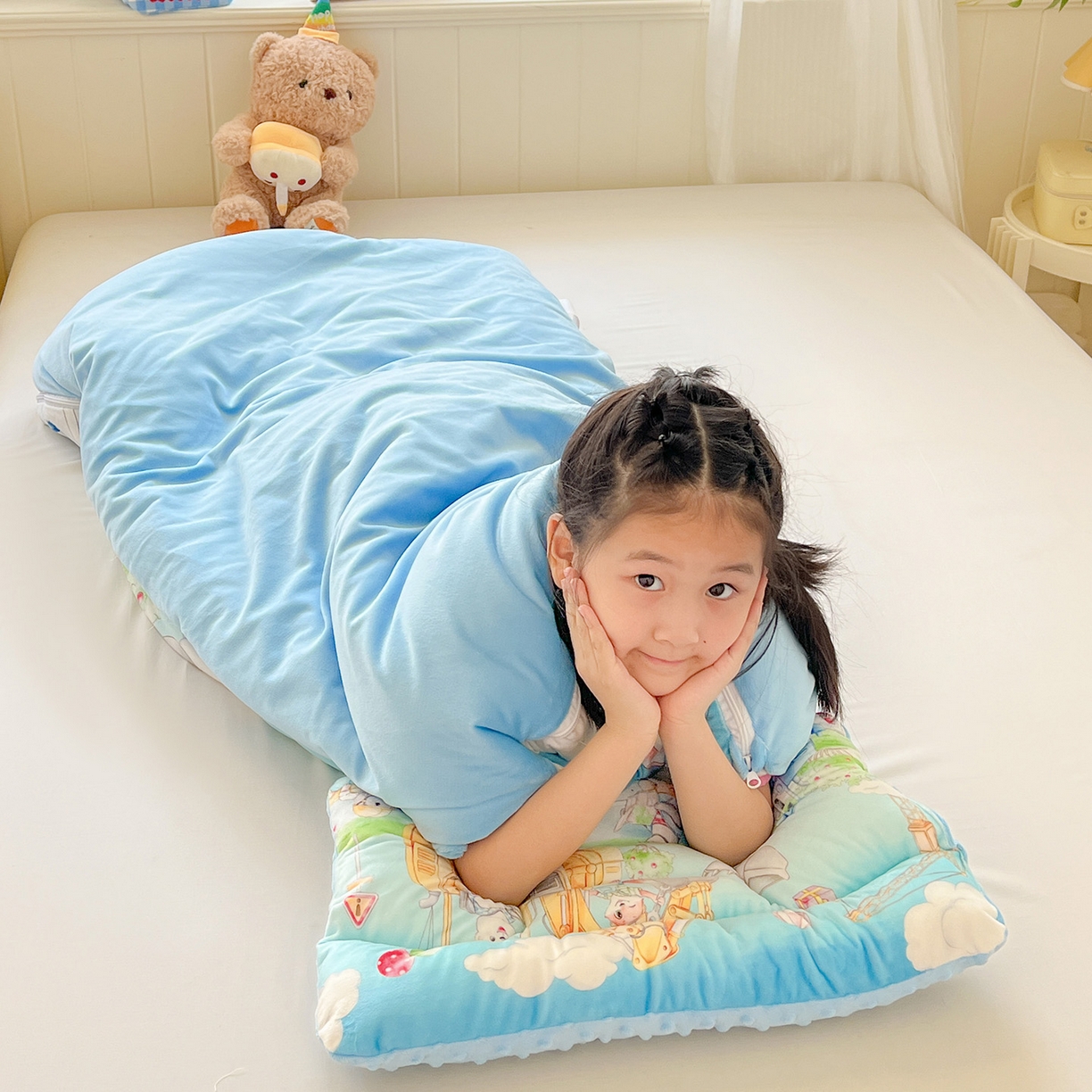 91家纺网 家纺一手货源 找家纺 沁童儿童用品店 2025新款小环抱MAX防踢被儿童被被子被芯 工程车