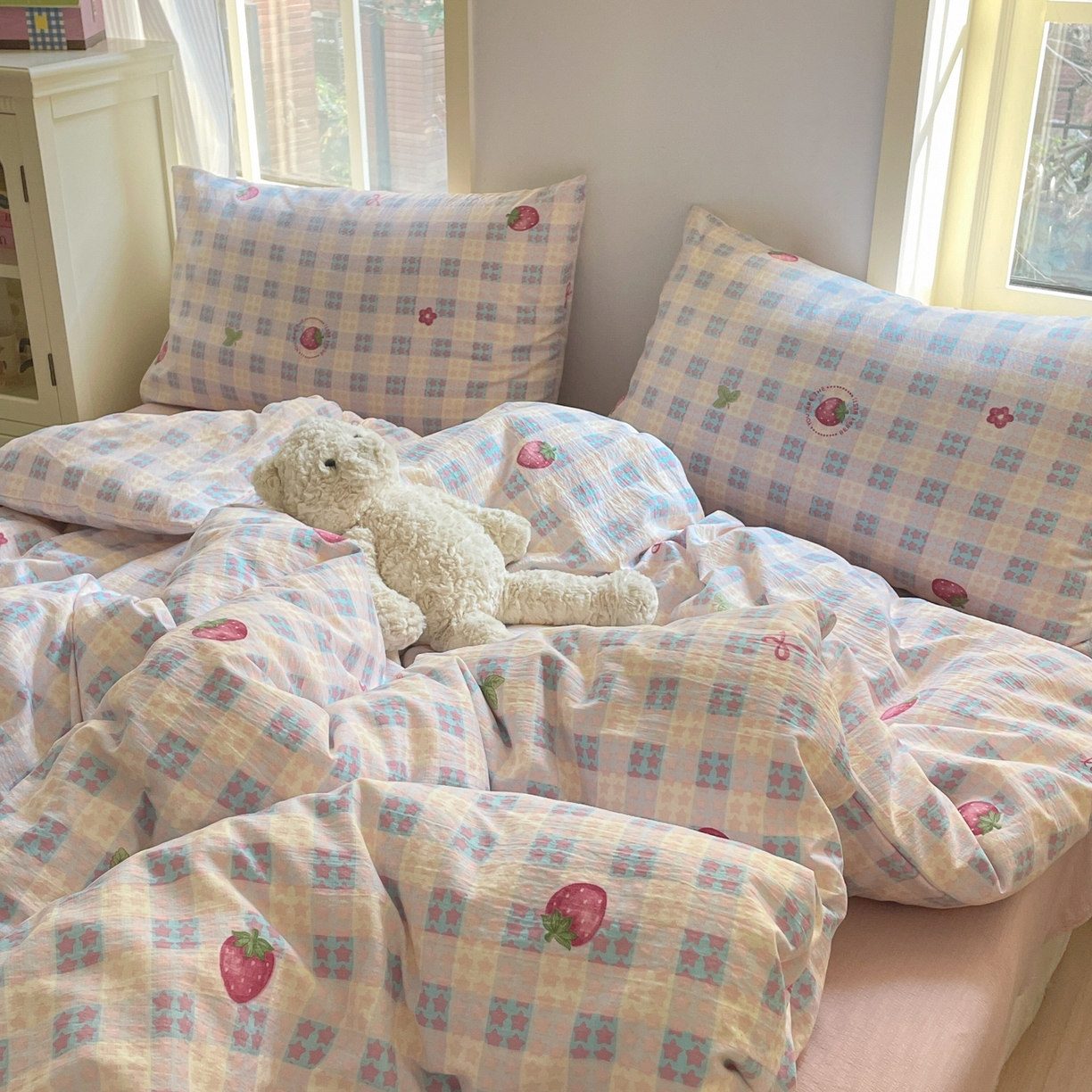 91家纺网 家纺一手货源 找家纺 铺尚美家纺 2025新款云感提花双层纱系列 有草莓的地方