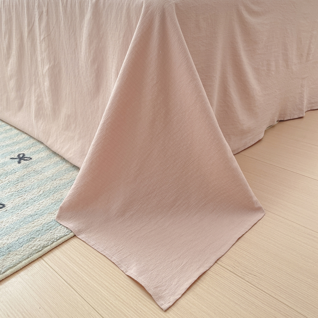 91家纺网 家纺一手货源 找家纺 铺尚美家纺 2025新款云感提花双层纱系列 有草莓的地方