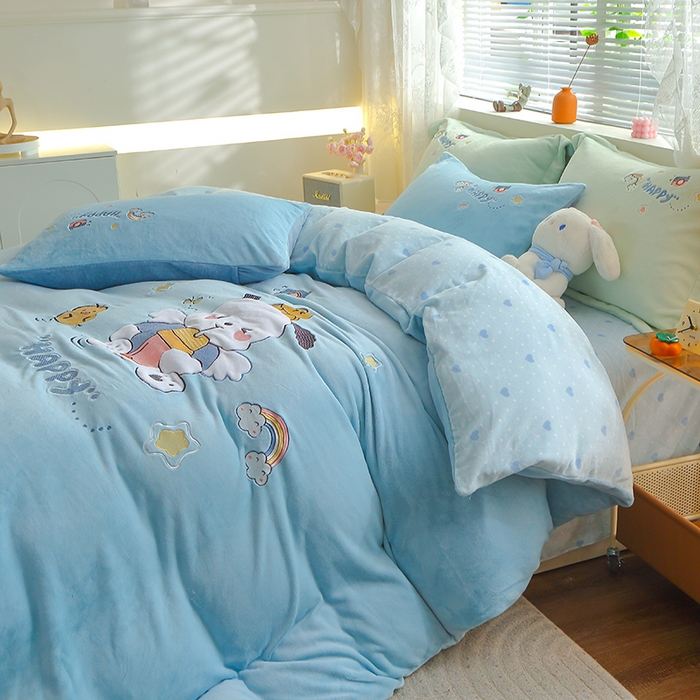 91家纺网 家纺一手货源 找家纺 美洲琳 2025新款卡通牛奶绒高克重四件套 奶茶-湖兰