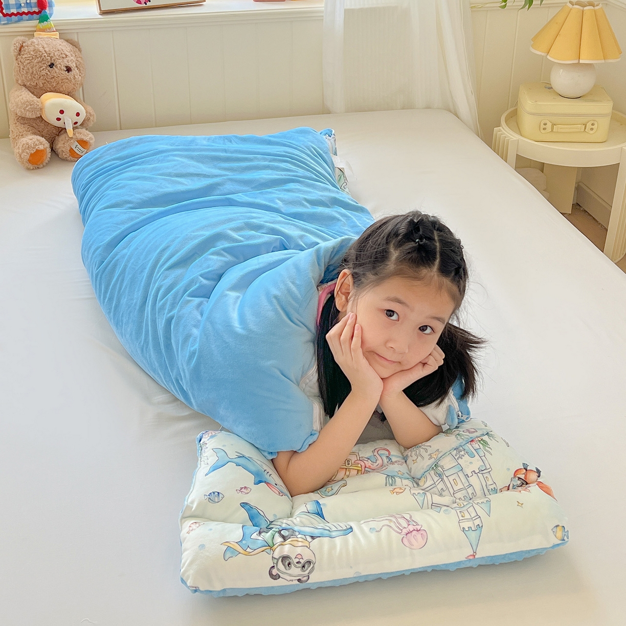 91家纺网 家纺一手货源 找家纺 沁童儿童用品店 2025新款小环抱MAX防踢被儿童被被子被芯 海底