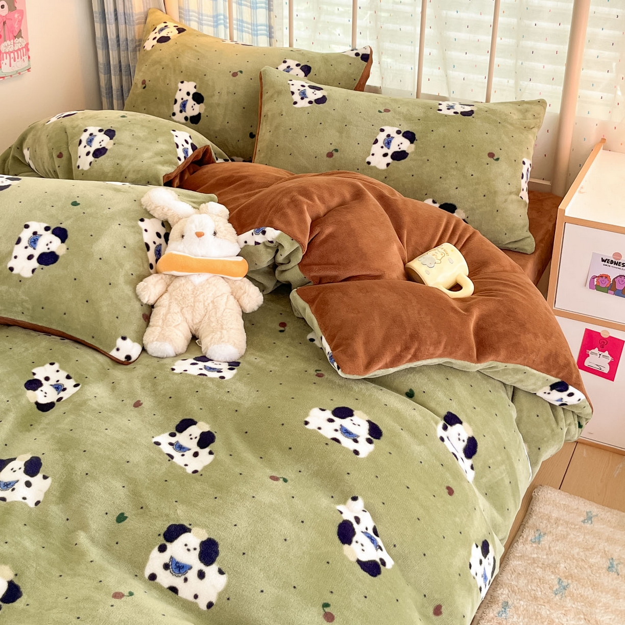 91家纺网 家纺一手货源 找家纺 贝扬思家纺 2025新款软fufu加厚保暖可爱系牛奶绒宿舍床套件系列（小红书推荐）（提供买家秀） 抹茶绿狗