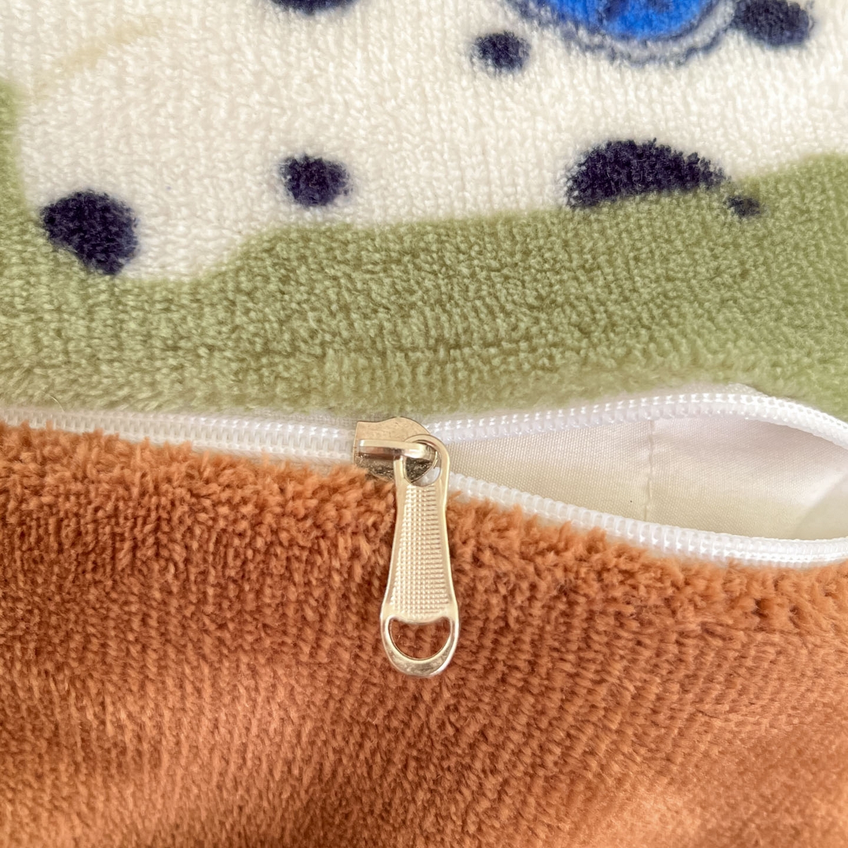 91家纺网 家纺一手货源 找家纺 贝扬思家纺 2025新款软fufu加厚保暖可爱系牛奶绒宿舍床套件系列（小红书推荐）（提供买家秀） 抹茶绿狗