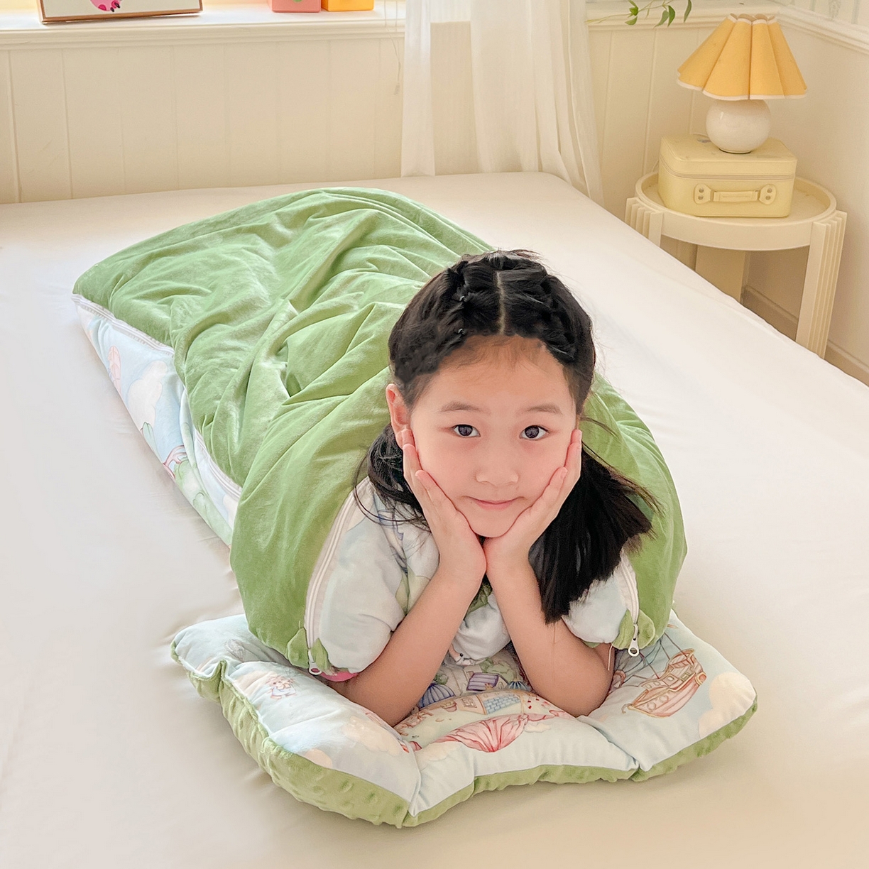 91家纺网 家纺一手货源 找家纺 沁童儿童用品店 2025新款小环抱MAX防踢被儿童被被子被芯 空中城堡