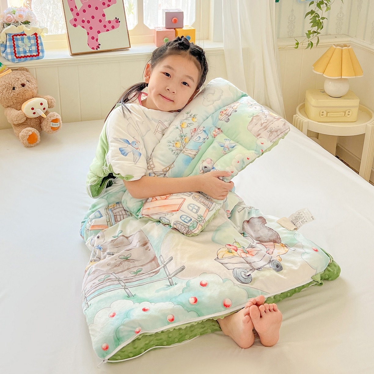 91家纺网 家纺一手货源 找家纺 沁童儿童用品店 2025新款小环抱MAX防踢被儿童被被子被芯 农场乐园