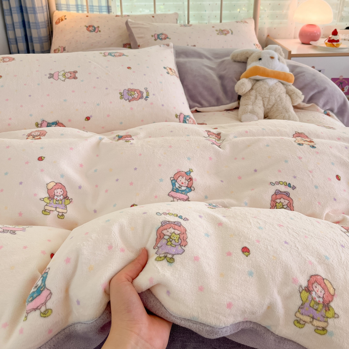91家纺网 家纺一手货源 找家纺 贝扬思家纺 2025新款软fufu加厚保暖可爱系牛奶绒宿舍床套件系列（小红书推荐）（提供买家秀） 奶糖少女